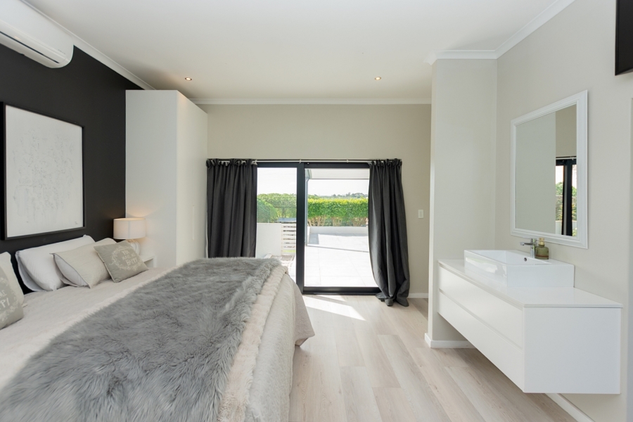 9 Bedroom Property for Sale in Olifantskop Western Cape